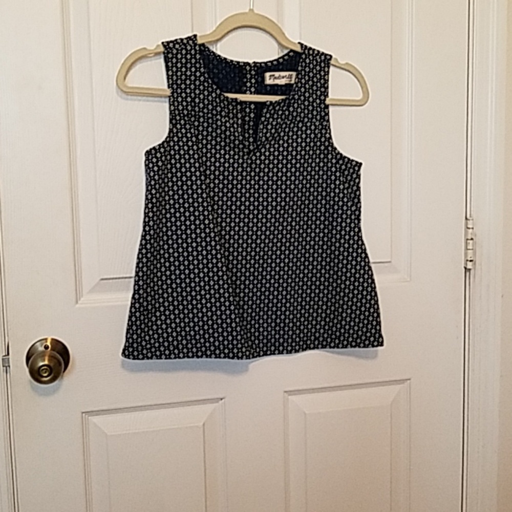 Tulip back top
